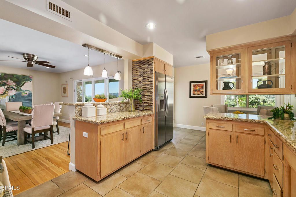 listing image 130725500532285685133