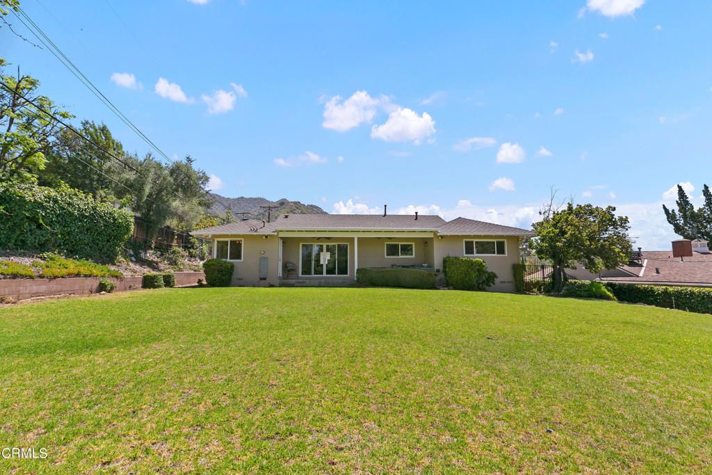 listing image 130725592810679283730
