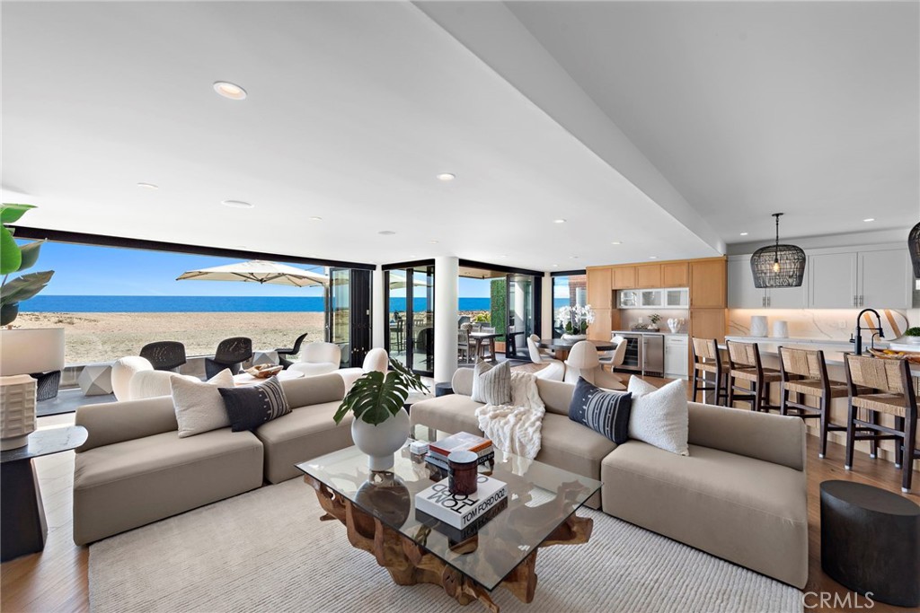 2132 E Oceanfront