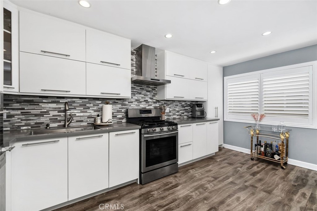 Photo 9 of 38 of 9950 Topanga Canyon Boulevard 70 townhome