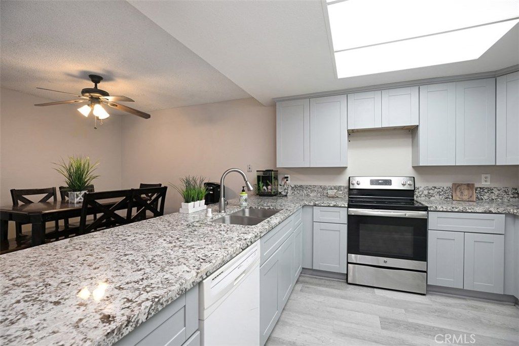 listing image 130725877144917167210