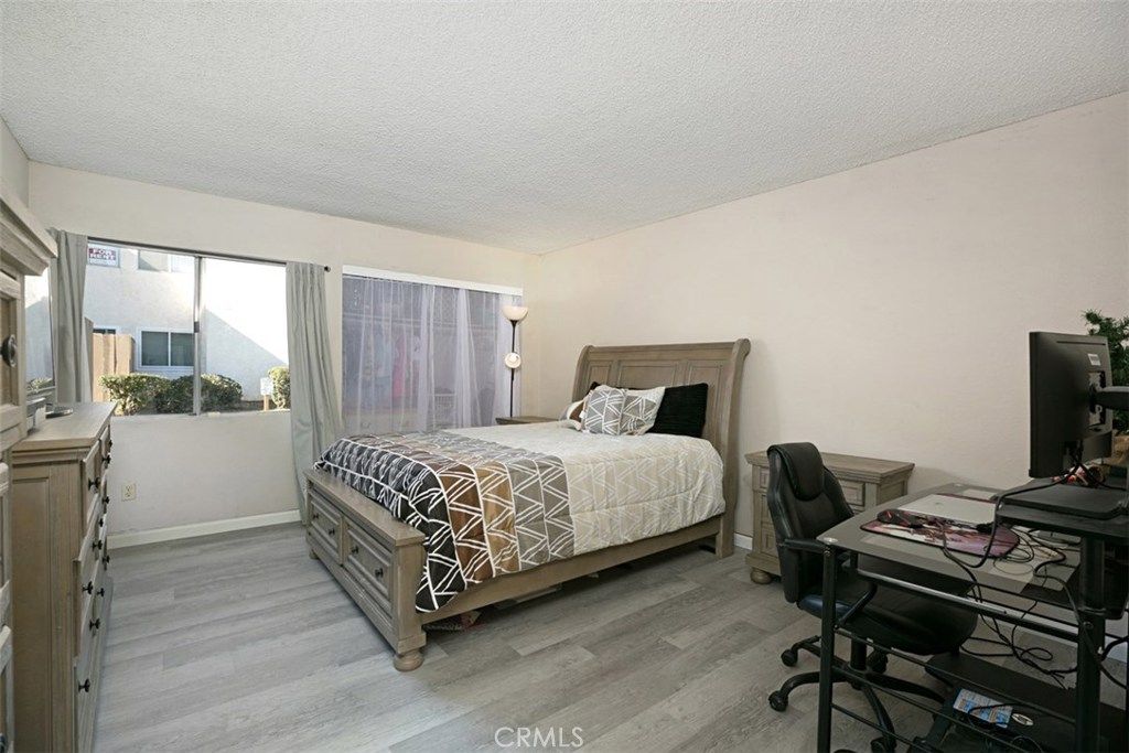 listing image 130720122250844097173