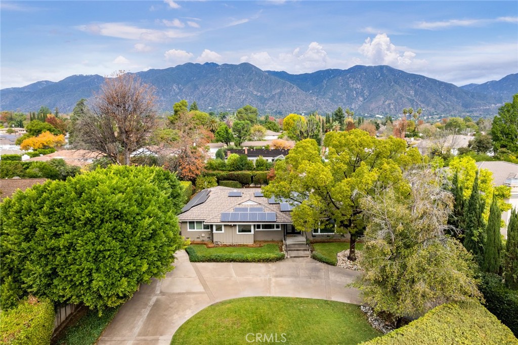 541 W Foothill Boulevard