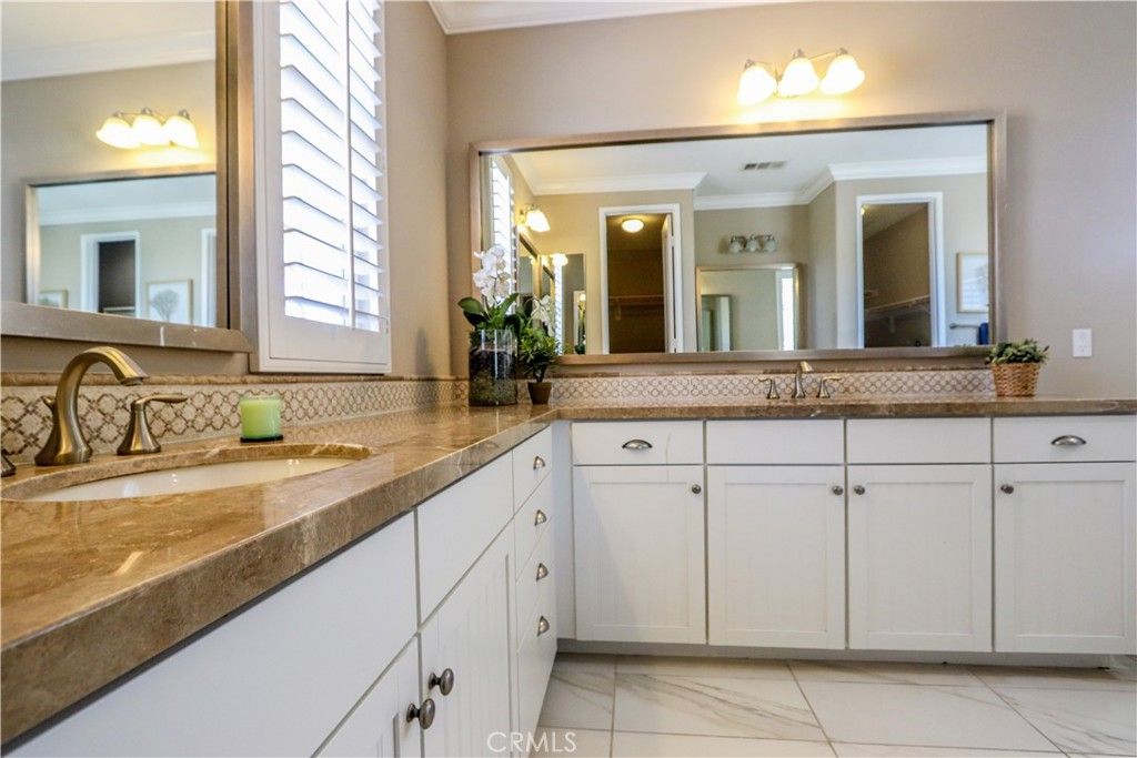 listing image 130728494616607041204