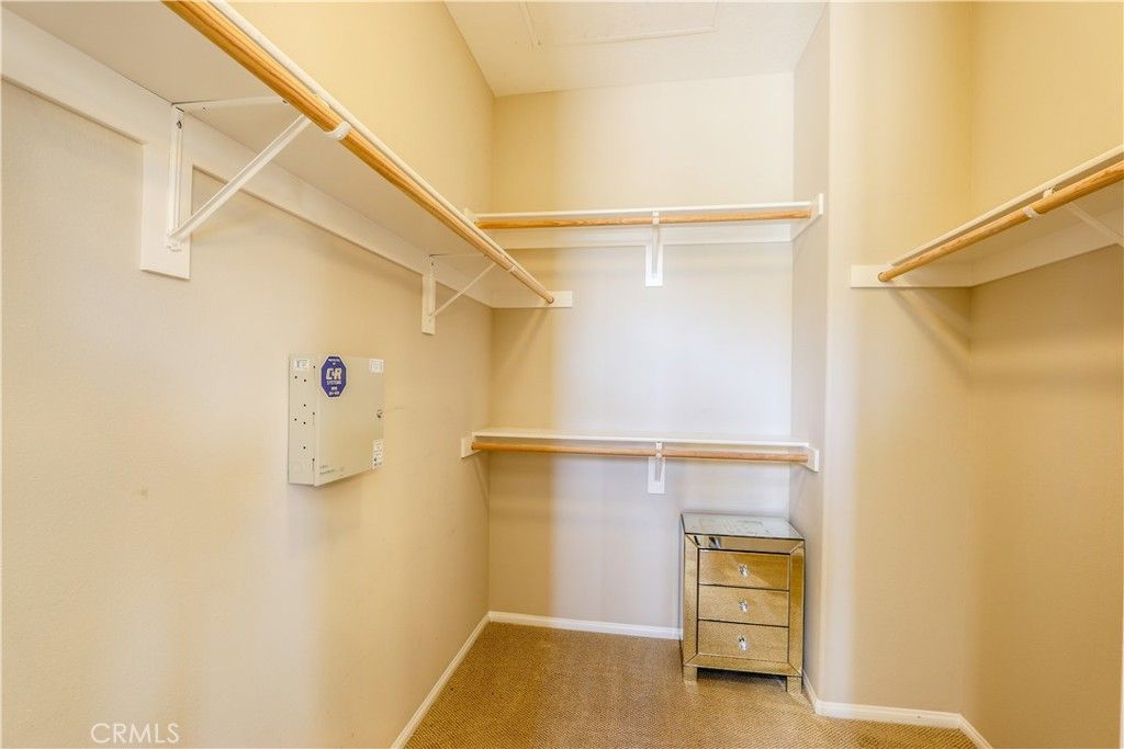 listing image 130727642285948352181