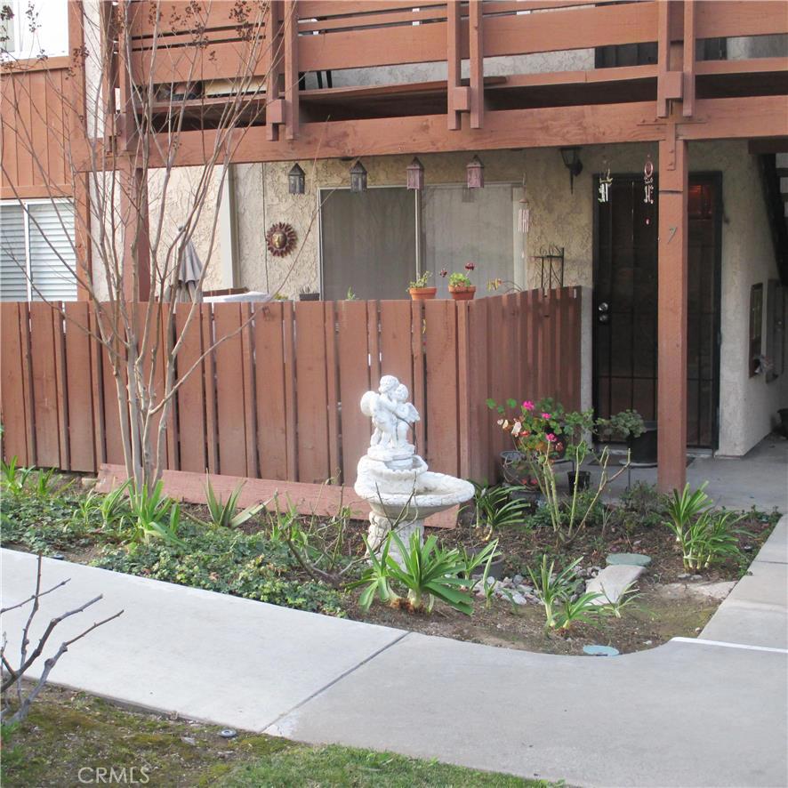Country Club Villas Community features this beautiful, well-maintained condo for sale which consist of 3 bdrms, 1.75 baths & ready for a new owner to appreciate it's beauty. Property located - first floor, end unit - location is truly ideal. Kitchen recently remodeled with granite counters, maple custom cabinets, tile flooring, built-in microwave & dishwasher. And a very nice kitchen island! Various upgrades: recess lighting in living room & kitchen with dimmer control. Flooring consist of laminate wood flooring in living room, dining area, all 3 bedrooms. Bathrooms offer marble flooring and granite counter in Mstr Bath. Mstr Bdrm - mirror closets & a small retreat area adding a special touch to this floor plan. Crown molding adds one more special feature to the kitchen & living room. Unit offers Central A/C & forced heat. Property has inside laundry hook-ups. Unit offers 1 car non-attached garage + 1 addtl parking space. This wonderful community offers these amenities: Pool/Spa, Sauna, Community Center, tennis court & Association covers water, trash, gardener, regular fumigation. Property has easy access to 405 & 710 frwy. Walking distance to Metro-link & Los Cerritos Park. Pets o.k. You really need to add this home to your list.
