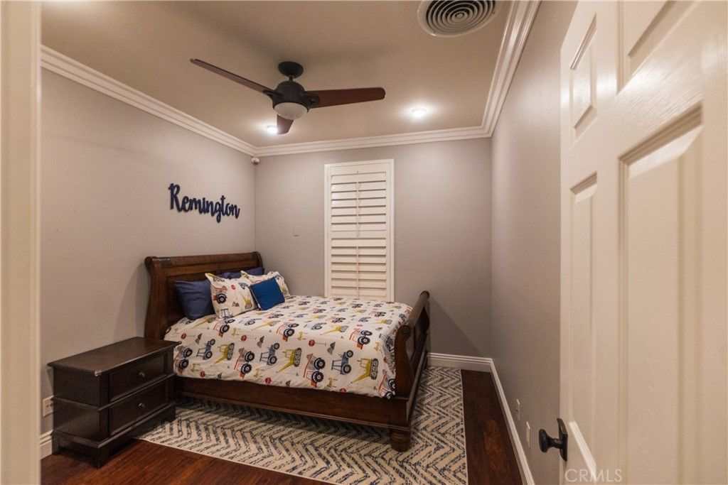 listing image 130721666901011685649