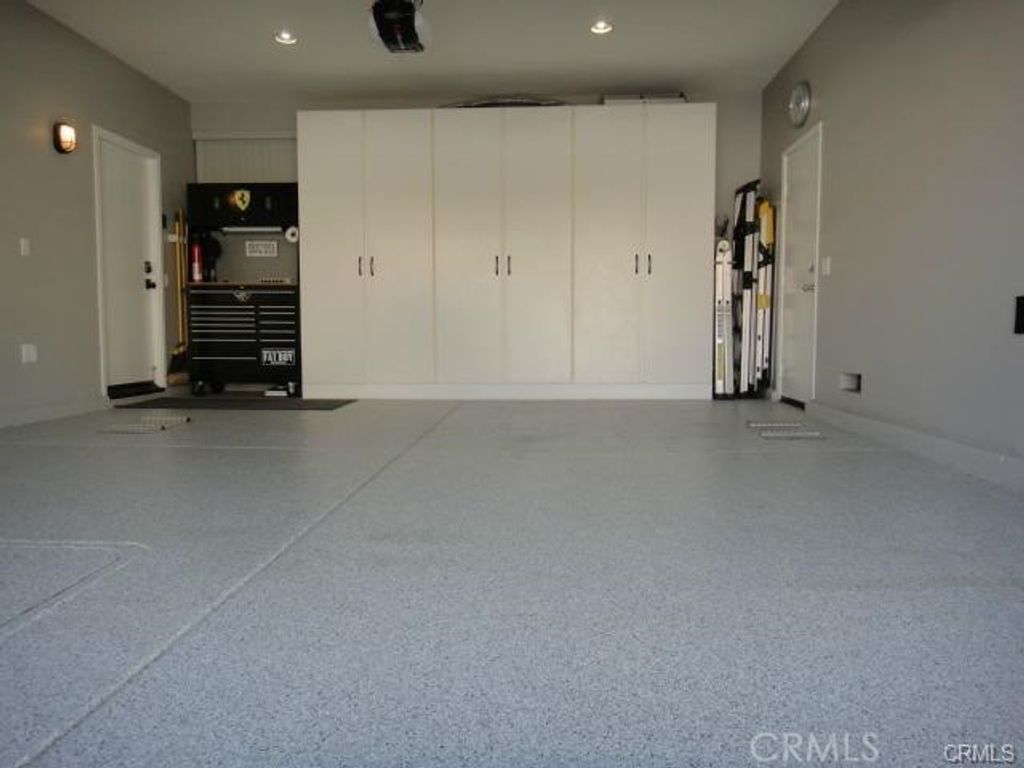 listing image 130722424588922313827