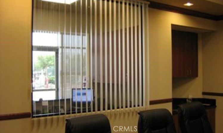 A Premium Fully Equipped executive office available for lease, designed for independent professionals seeking a sophisticated and productive workspace. This modern office offers classic features, private conference rooms high speed internet, and video conferencing capabilities, the space offers excellent natural lighting, elegant furniture with access to share amenities such as reception area, kitchen, parking. Conveniently located in a prime business looking to make a strong professional impression. Located in La Sierra neighborhood, the property offers convenient access to transportation, dining and professional services. Nearby Amenities include the Riverside La Sierra Train Station and various gas stations. Additionally, Riverwalks Executive Suites operates this building offering shared spaces and virtual offices services.
10% for agent