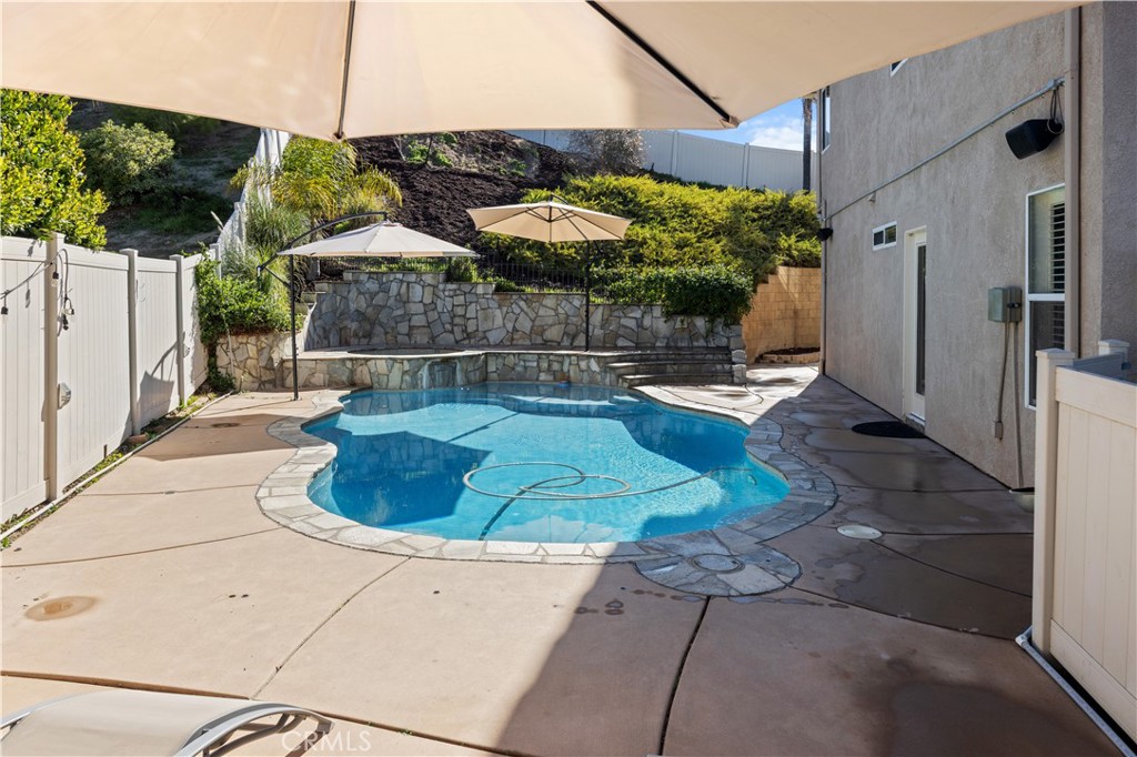 40406 Calle Katerine