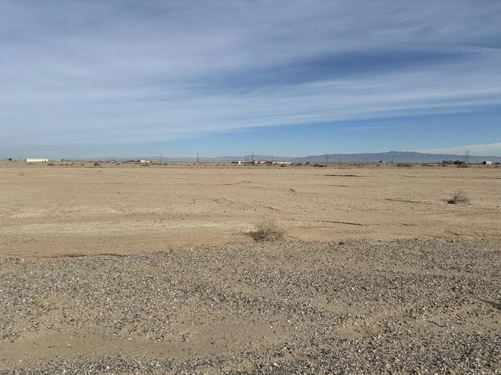 This commercial lot is located off Highway 86 in Salton City. This area is ideal for an investor to capitalize on the outdoor enthusiasts and nature lovers who are attracted to the nearby Anza-Borrego Desert State Park and Ocotillo Wells State Vehicular Recreation Area or to create another amenity for the local community.