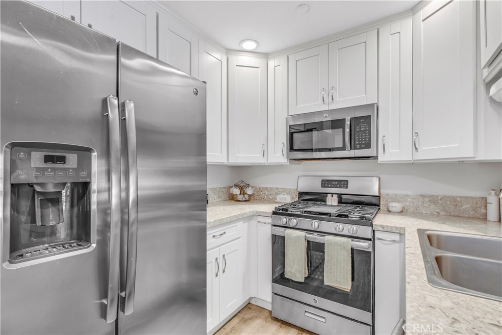 Photo 10 of 31 of 12671 Briarglen B condo