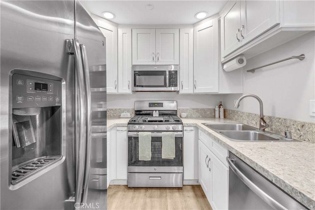 Photo 9 of 31 of 12671 Briarglen B condo