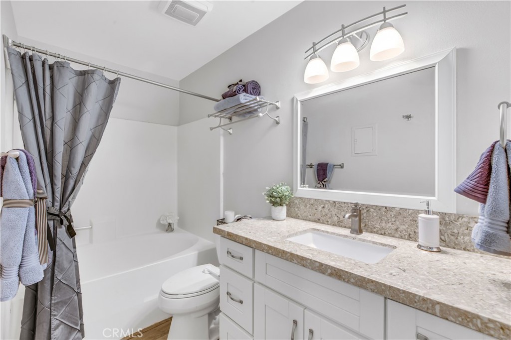 Photo 17 of 31 of 12671 Briarglen B condo