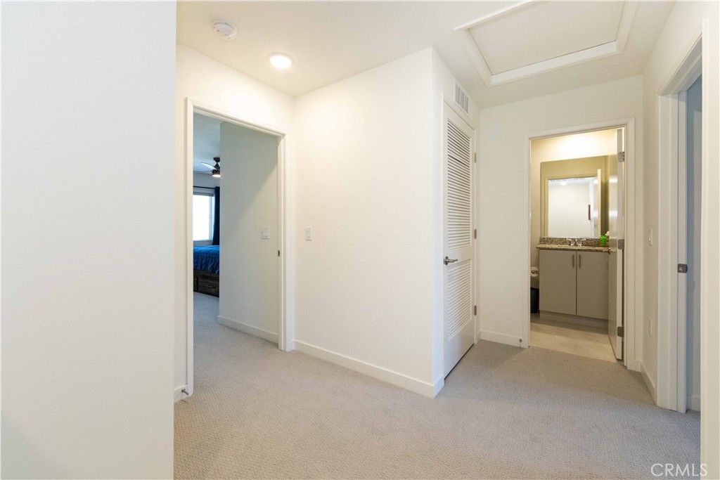 listing image 130728133535745654976