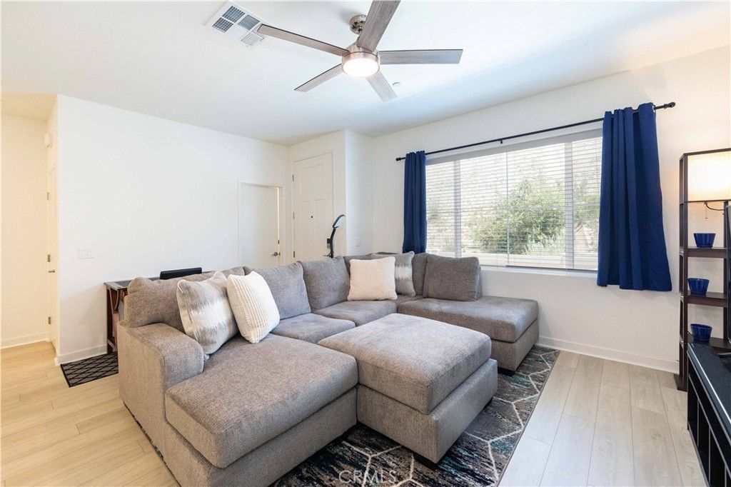 listing image 130720528428886223634