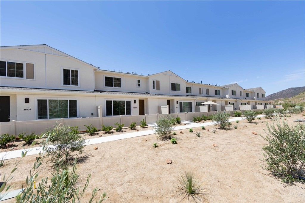 listing image 130721541978475561881