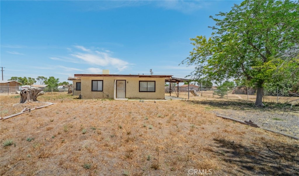 Photo 1 of 14 of 16855 Vista Del Oro Avenue house