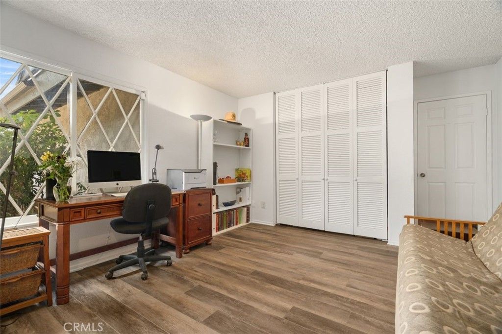 listing image 130721999592466468954