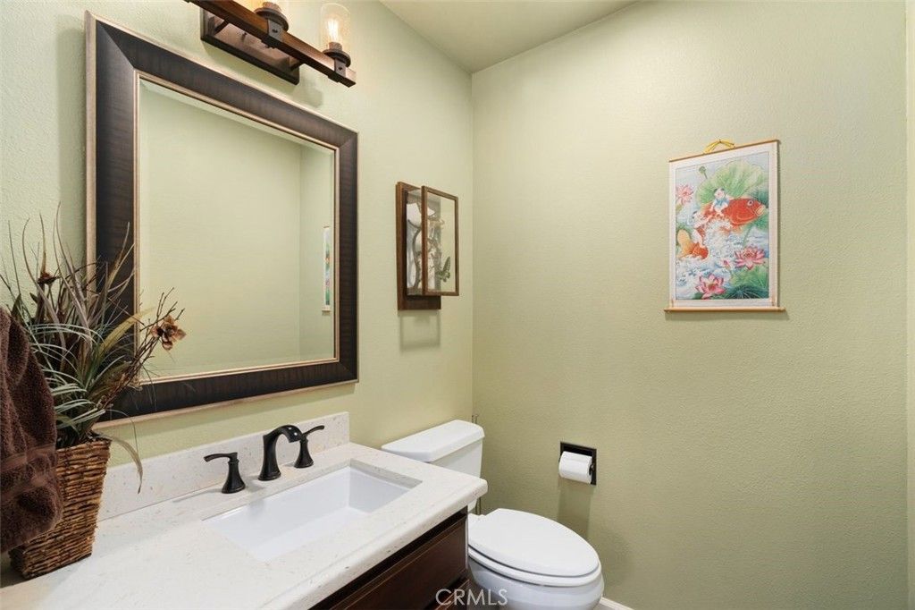 listing image 130726737639505472327