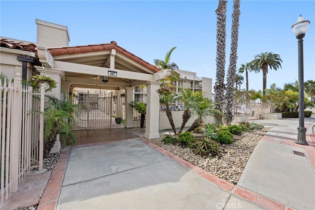 405 Avenida Granada 104

                                                                             San Clemente                                

                                    , CA - $1,189,000