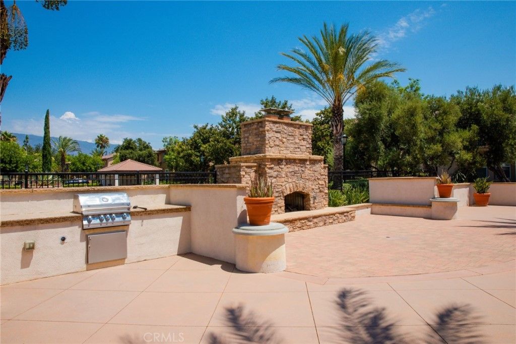 listing image 130728000212070690476