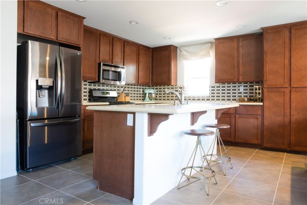 listing image 130728918486684116225