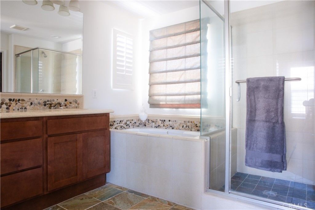 listing image 130729930666248626886