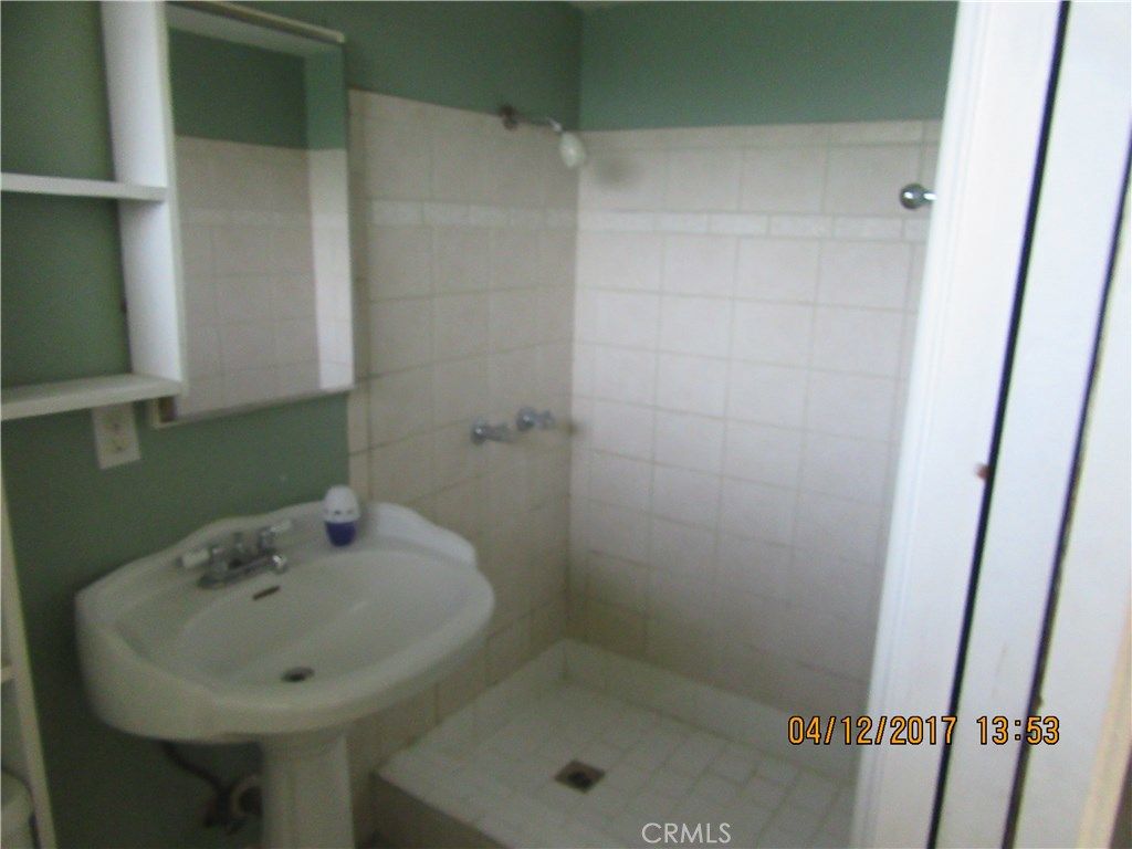 listing image 130729156465351565113