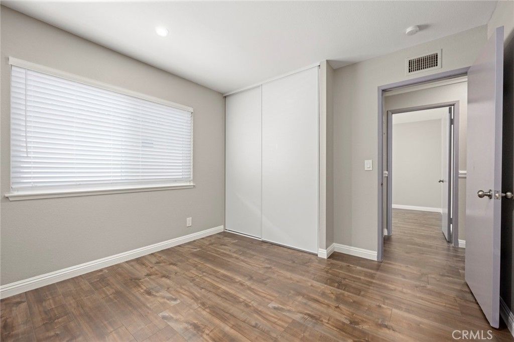 listing image 130722523279379199401
