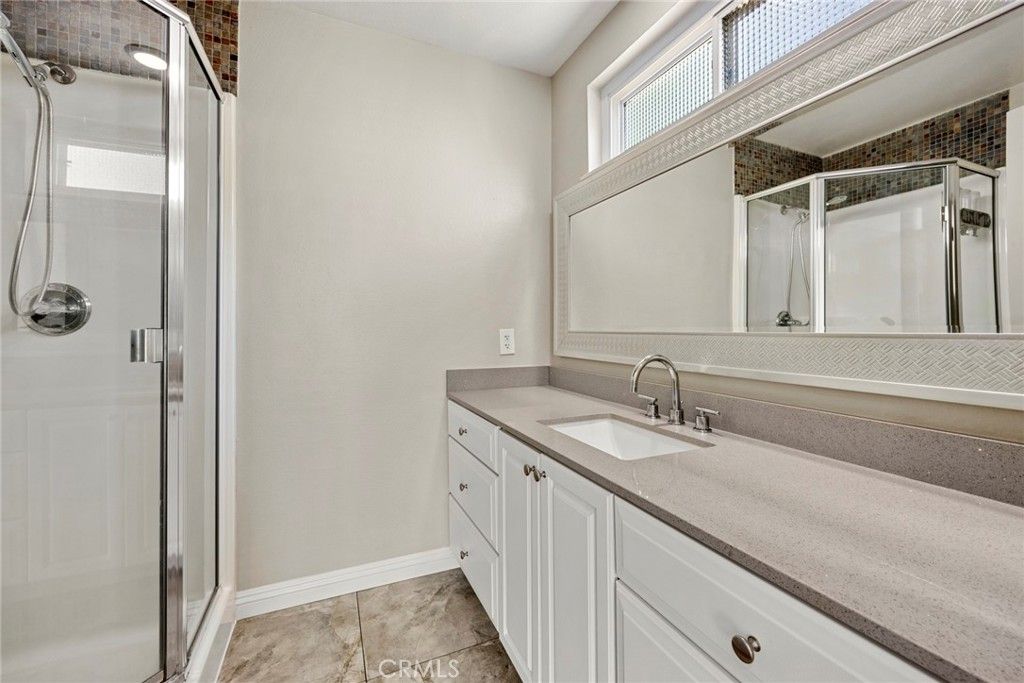 listing image 130724711129049799052