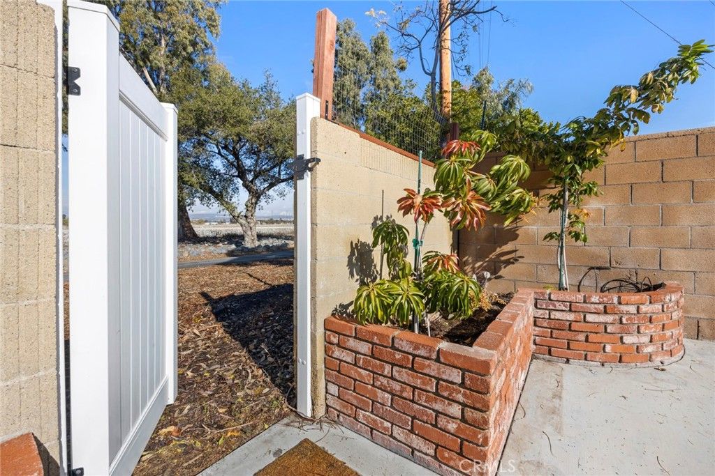 listing image 130723793149519406915