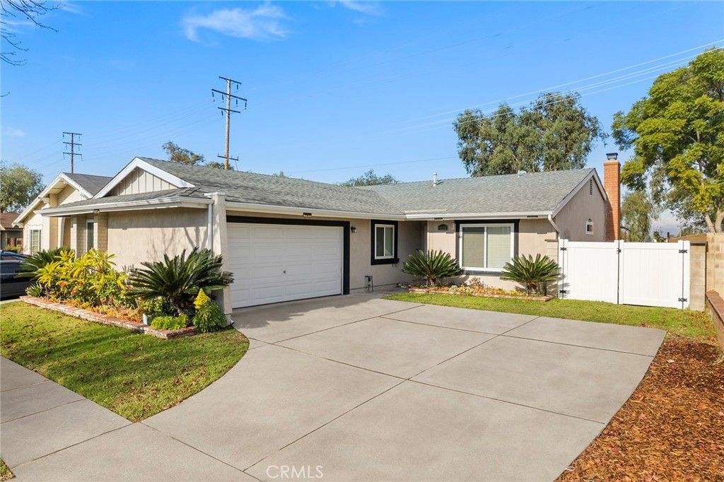listing image 130725638852956098830