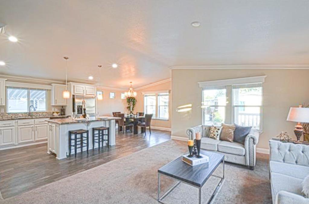 2700 E Valley Parkway E 64