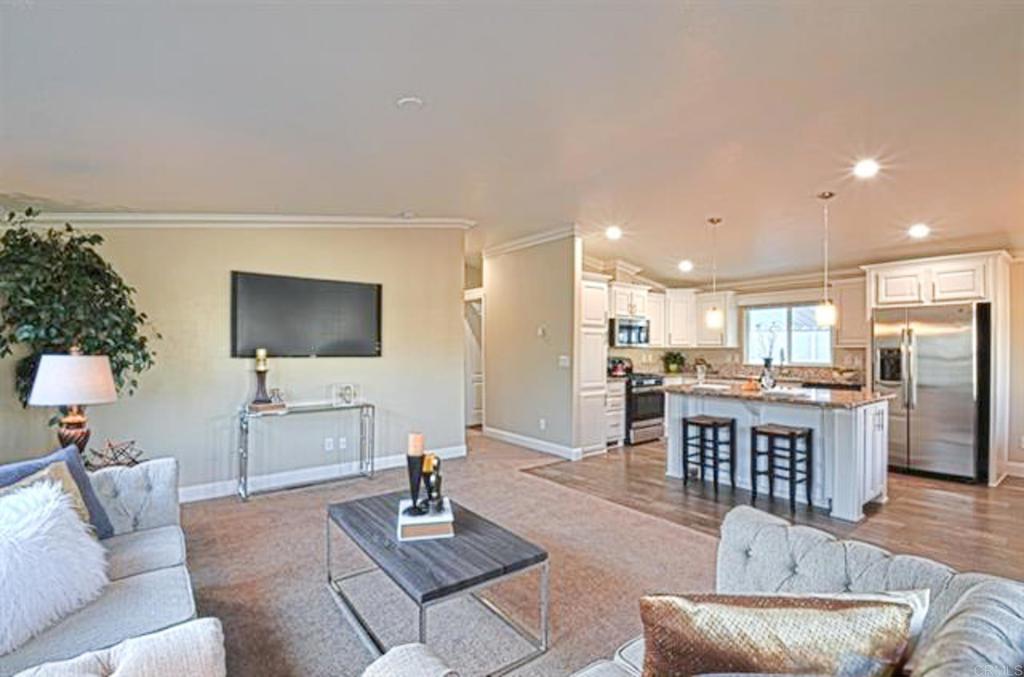 2700 E Valley Parkway E 64