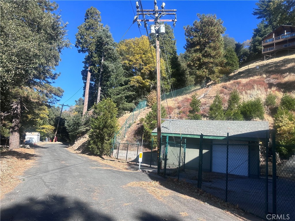 Crestline (CRES) - Land