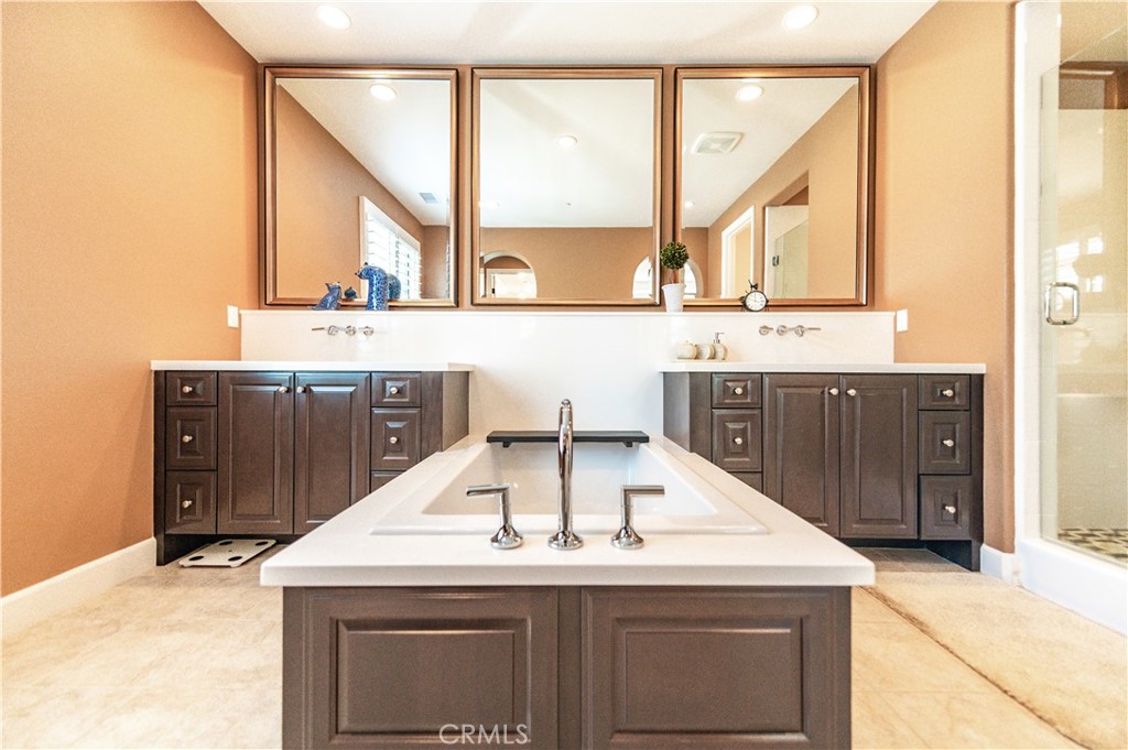 La Vita (OHLAV) - Residential Lease