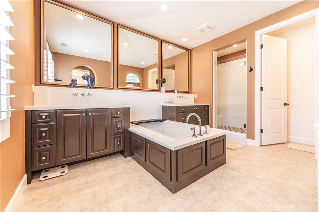 La Vita (OHLAV) - Residential Lease