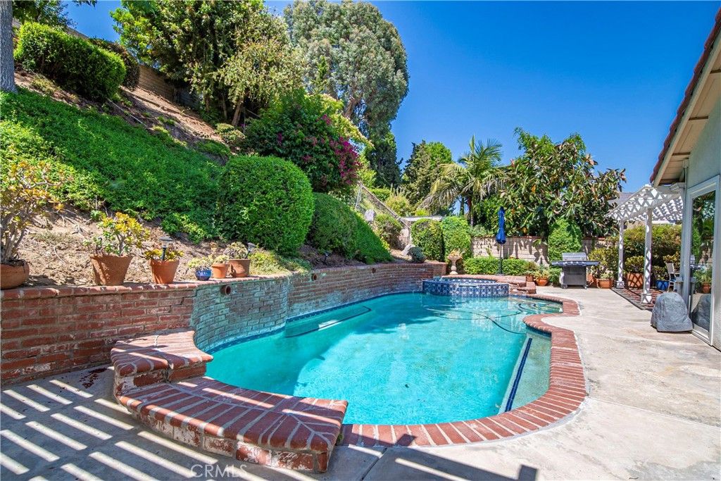 listing image 130720422222099022288
