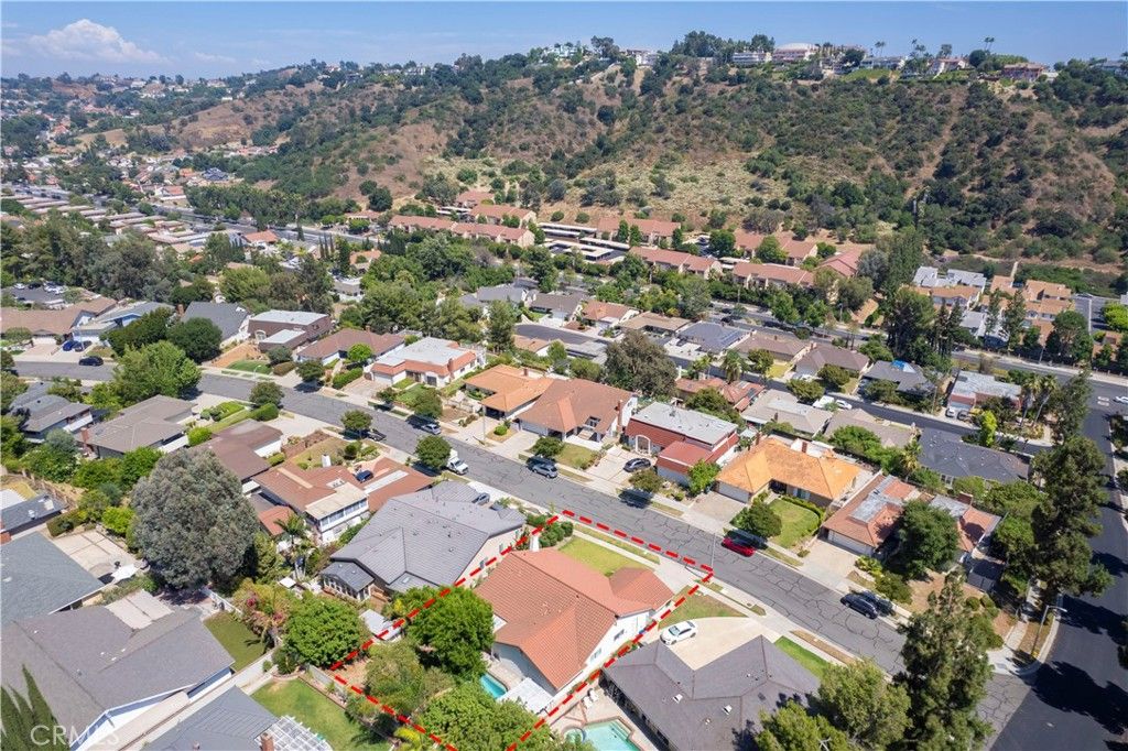 listing image 130728435459381070829
