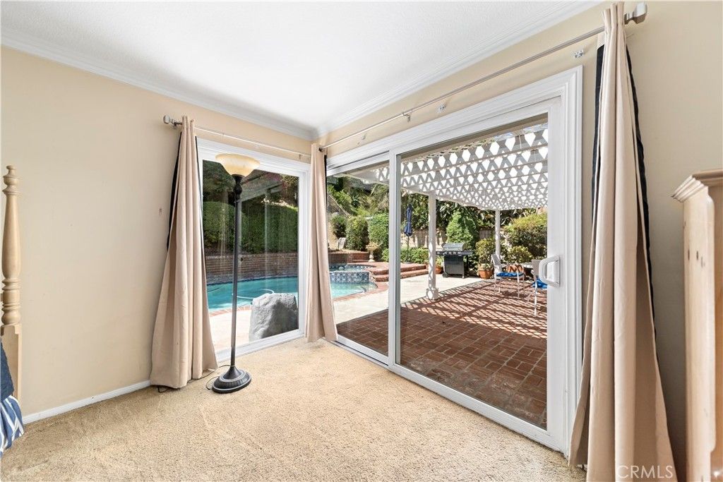 listing image 130723334461929594216
