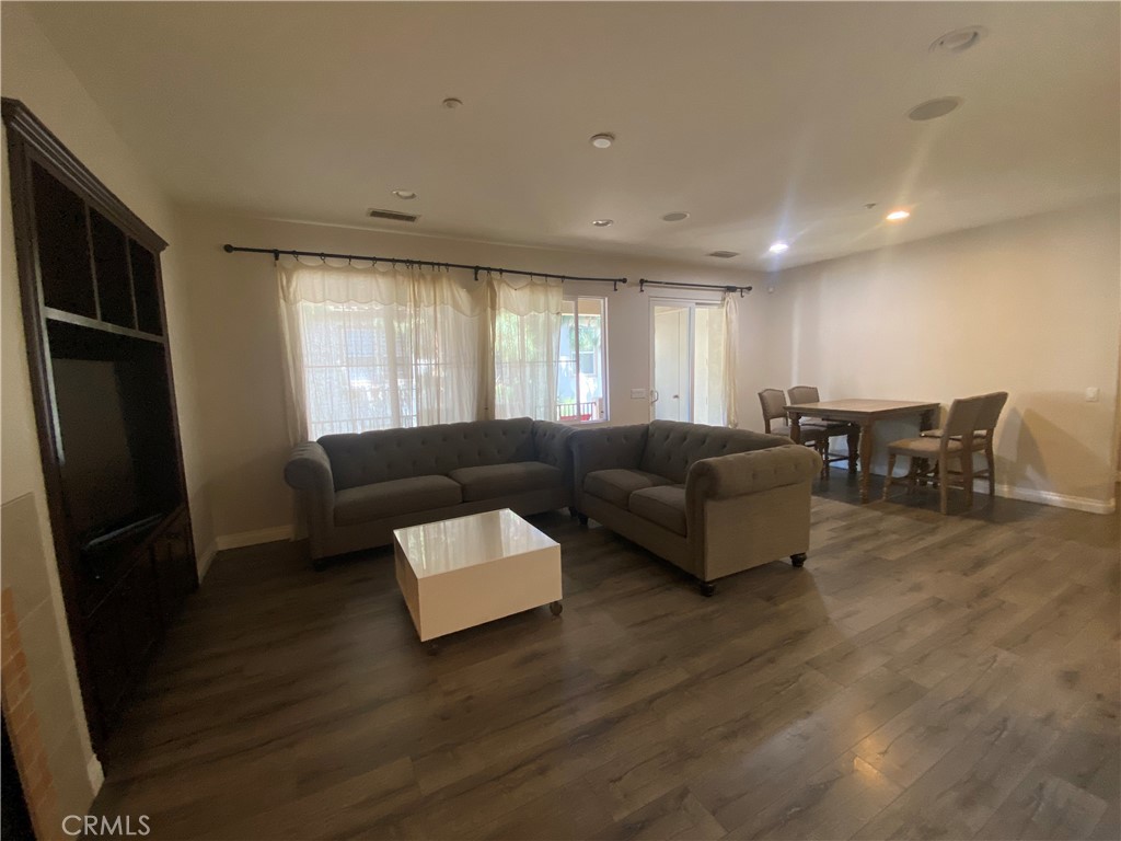 unkonw - Residential Lease