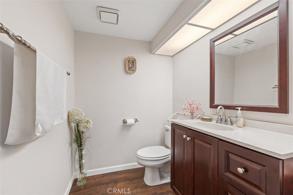 listing image 130724525425690943493