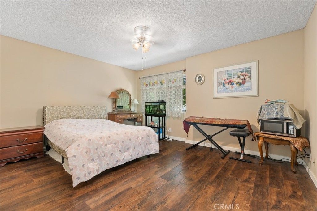 listing image 130720967992656781224