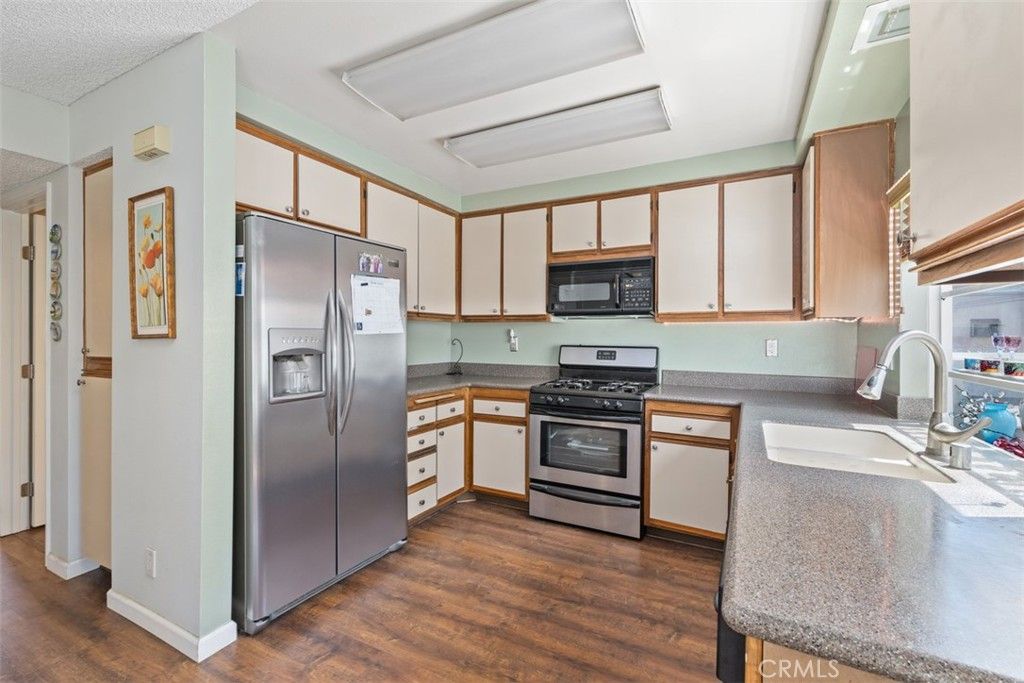listing image 130722354139370732664