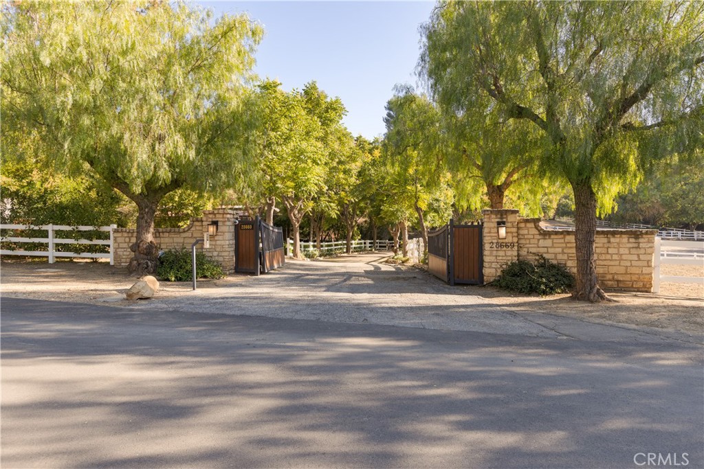 Agoura (850) - Residential