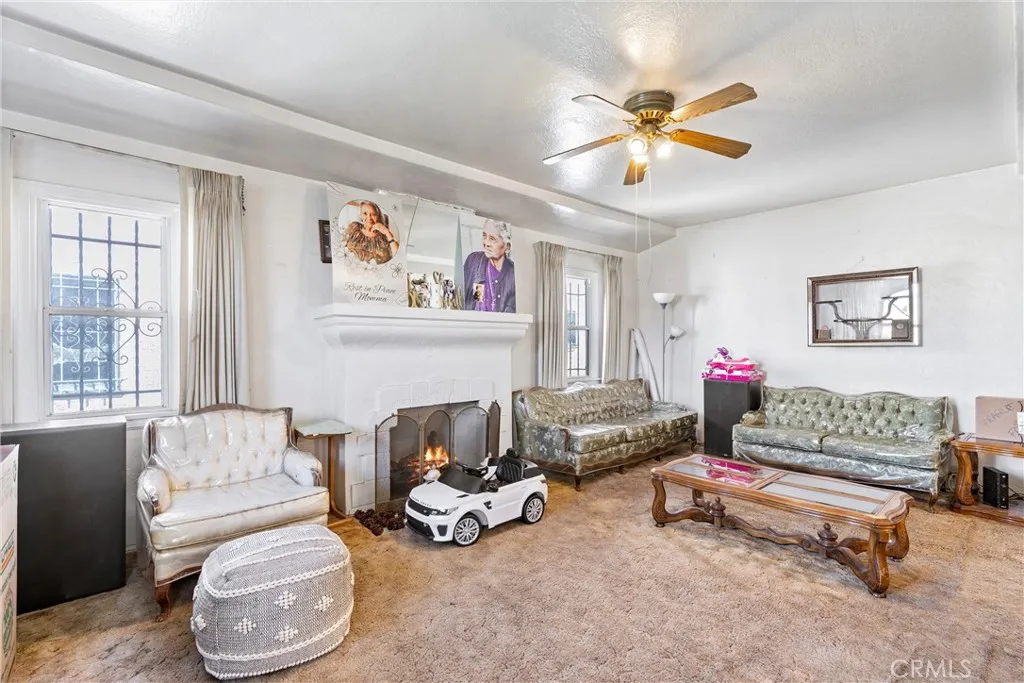 Los Angeles, California 90047, United States, 3 Bedrooms Bedrooms, ,2 BathroomsBathrooms,Residential,Active,96220