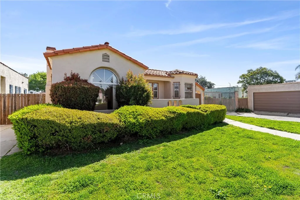 Los Angeles, California 90047, United States, 3 Bedrooms Bedrooms, ,2 BathroomsBathrooms,Residential,Active,96220