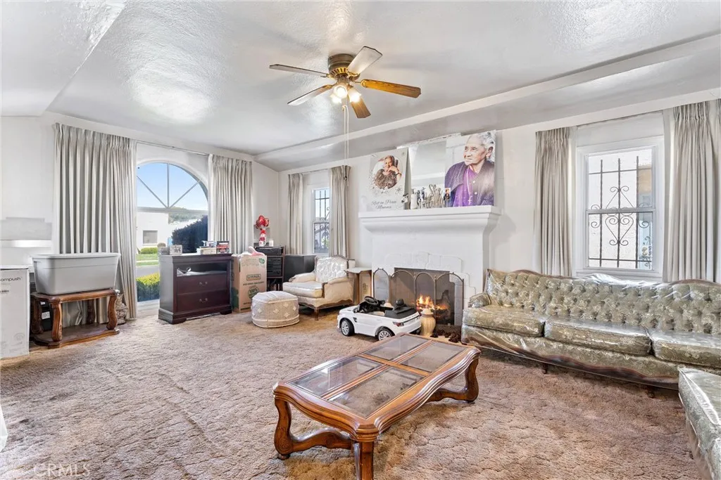 Los Angeles, California 90047, United States, 3 Bedrooms Bedrooms, ,2 BathroomsBathrooms,Residential,Active,96220