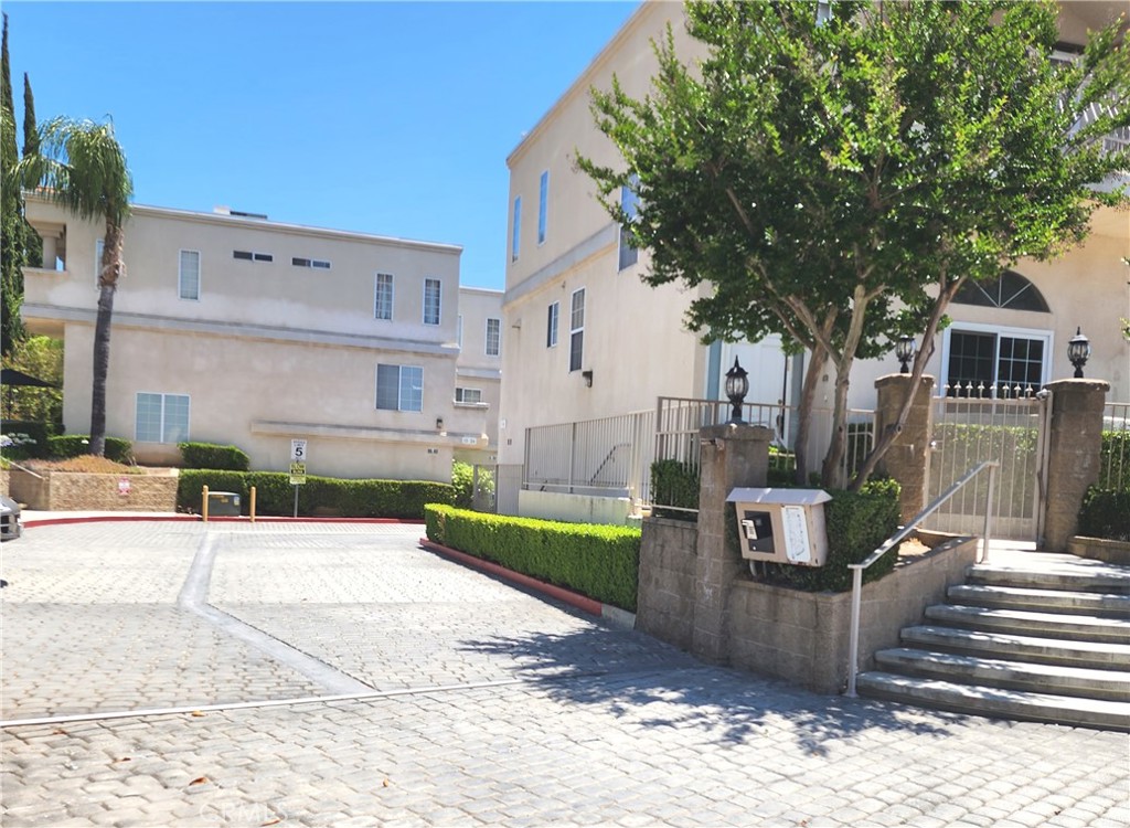 Photo 3 of 19 of 5340 Las Virgenes Road 14 townhome